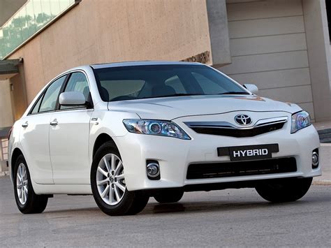 The 2014 toyota camry l sedan has a manufacturer's suggested retail price (msrp) of just over $22,000, while the xle v6 slips in slightly over $30,000. TOYOTA Camry Hybrid specs & photos - 2009, 2010, 2011 ...