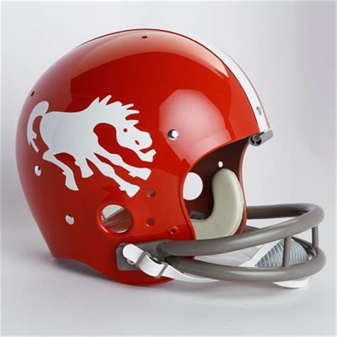 The smilin' assassin is one of the best to ever strap on pads and a helmet. Broncos 1962-1965 riddell red helmet | Denver broncos ...