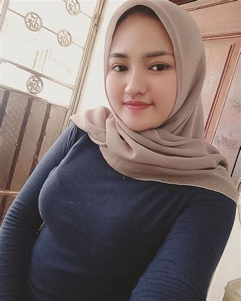 Instagram Di 2020 Wanita Wanita Cantik Gaya Hijab