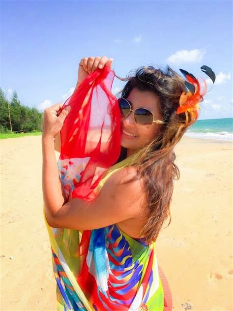 Sri Lankan Hot Actress Nadeesha Hemamali Sexy Bikini Photo Shoot Hot Sex Picture