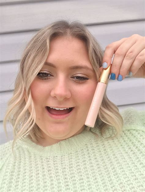 Gucci Mascara Lobscur Review Is It Worth It The Everygirl
