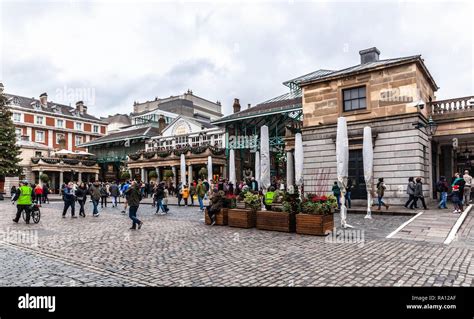Covent Garden Piazza London England Uk Stock Photo Alamy