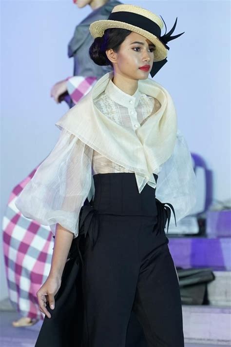 Heres A Look At Todays Modern Barot Saya Filipino Fashion Philippines Fashion Filipino