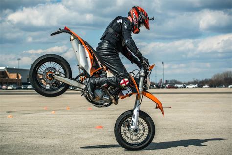 Mostly dirt and some secondary 80 litres is overkill imo, especially on a dirt bike. Adventure Bikes - KTM 500 EXC - Too Fast For You