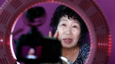 70 Year Old Youtube Hit Redefining Beauty In South Korea