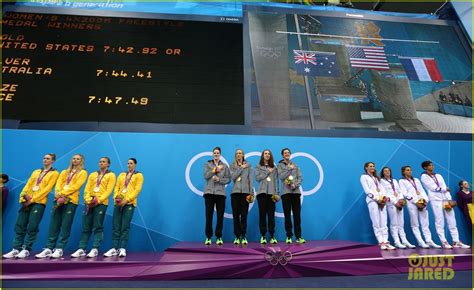 Us Womens Swimming Team Wins Gold In 4x200m Relay Photo 2695450