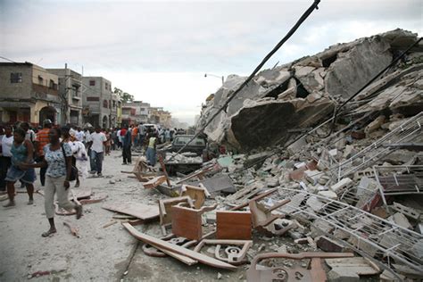 An estimated 250,000 people died. Haiti Earthquake victims :'( - children's world :) Photo ...