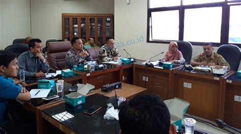 Leuwi panjang no.80, situsaeur, kecamatan bojongloa kidul, kota bandung, jawa barat 40234. Gaji Pt Foximas Mandiri Bandung - Pt.foximas mandiri yang berlokasi di jl. - Silver Wallpaper