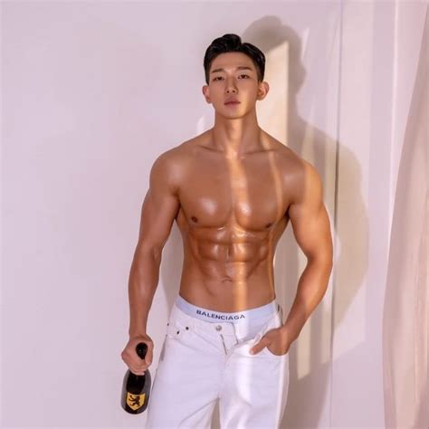 korean male model emre