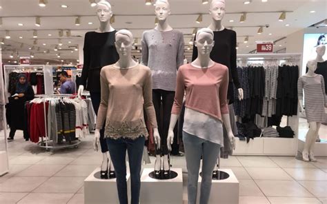 Yong pang chaun started padini as an outsource operation that supplies garments to order for retailers and distributors. PADINI CONCEPT STORE - IOI City Mall Sdn Bhd