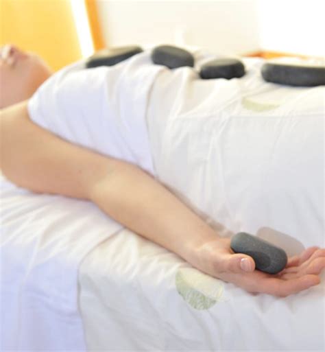 60 Minute Mobile Massage Therapy Vivi Therapyvivi Therapy