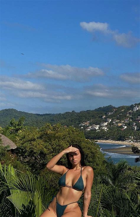 Bikini News Daily Victoria Villarroel Enjoying Her Trip To Paradise