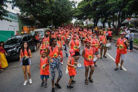 Bloco De Carnaval Do Mst Pisa Ligeiro Ocupa As Ruas De Juiz De Fora