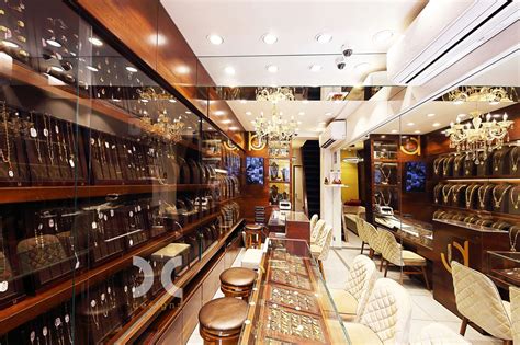 See more ideas about jewellery showroom, store design, retail design. Jewellery showroom in 2020 | Jewellery showroom, Design ...