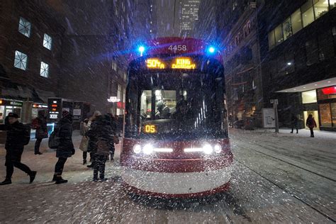 winter storm slams greater toronto area up to 25 cm of snow expected toronto globalnews ca