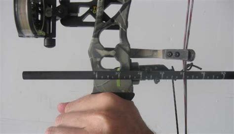 How To Measure A Bows Draw Length Bows Bow Hunting Bow Drawing