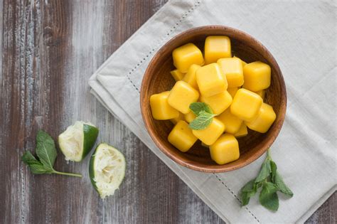 Healthy Candy Recipe Creamy Mango Mint Gummies Vital Proteins