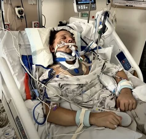 Jeremy Renner Visits Hospital Staff Who Saved My Life