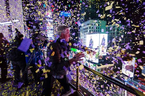 Welcome 2015 New Years Eve Celebrations From Around The World
