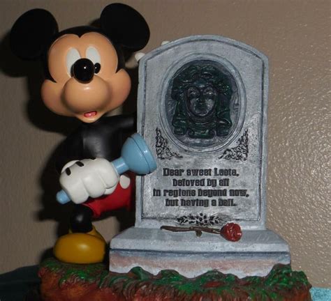 Disney Haunted Mansion Happy Haunts Ball Tomb Brings Fright To Mickey