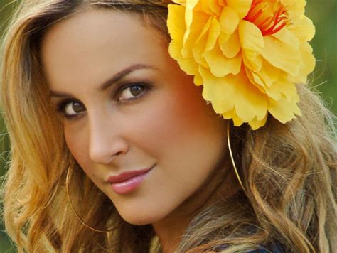 Quero saber, pode contar vou espalhar tem babado novo quero saber, pode contar vou espalhar tem babado novo e tem fulana namorando com beltrano a novidade é fafá com luciano tatiana tá azarando o cunhado lá na rua todo mundo tá. Gravadora se pronuncia sobre música "arranhada" de Babado ...