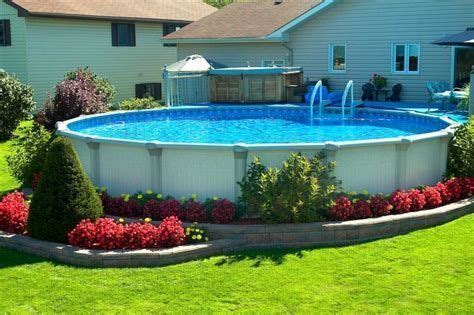 With a length of 14 feet and a width of 7 feet, this isn't the largest pool you will find. Choose The Best One for Your Above Ground Pool Size! Best Ideas Ever - decorafit.com/home