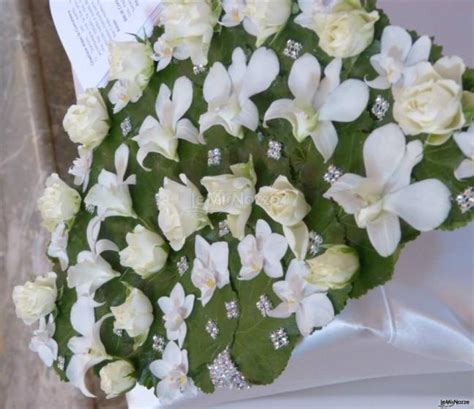 Composizioni floreali per il benessere. Composizione floreale in bianco - Il Sentiero delle Fate ...