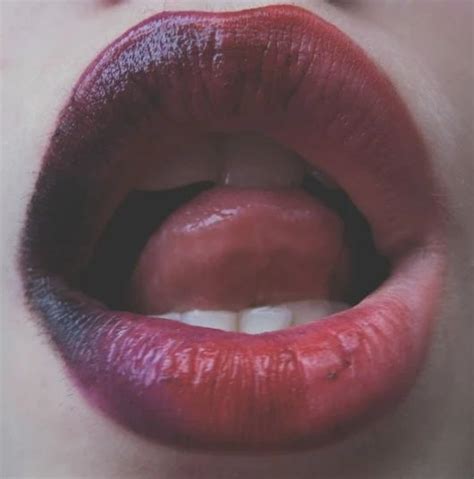 Pin By Lost Boys On Ordner 1 Bruised Lips Pale Lips Lips
