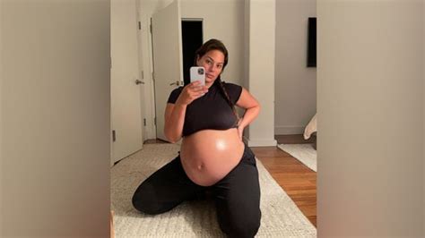 Pregnant Model Ashley Graham Shows Off Her Well Greased Belly Abc News