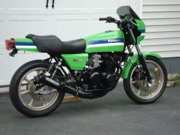 Straight frame, never wrecked, with very nice paint on the tank, fairing and side covers. 1981 Kawasaki GPZ550 Motorcycle Build by Mjg15