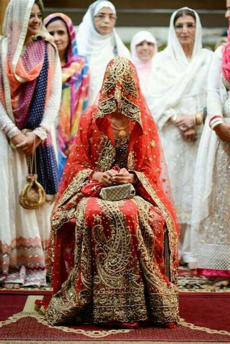 Pin By Hafeez Mehrani On Weδδings Indian Muslim Bride Wedding Dresses For Girls Muslim