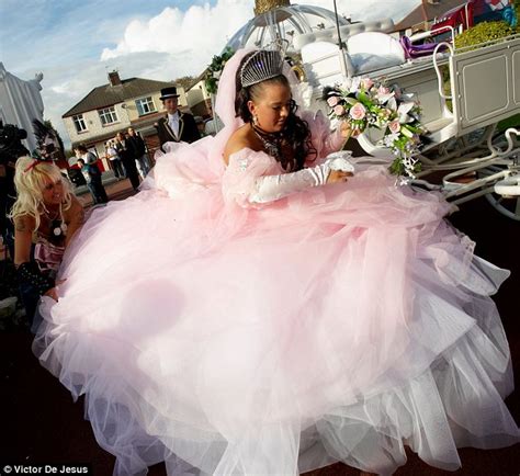 In most cases, a delicate wedding dress of latest design style is expensive and we should spend a large sum of money on it. My Big Fat Gypsy Wedding: Forget Kate Middleton and Prince ...