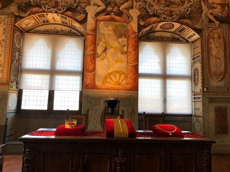 Just minutes away from the santa maria novella train station, from the main city monuments and the exposition and conference center. Palazzo Vecchio (Florence): UPDATED 2020 All You Need to ...