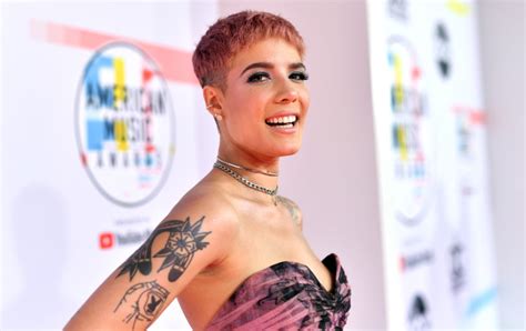 Halsey Wants To Star In A Gay Twilight With Kristen Stewart