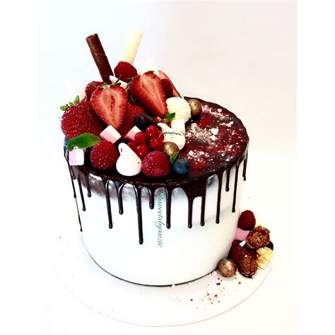 chocolate drip birthday cake with fresh berries made by sweetsbysuzie in melbourne how to make