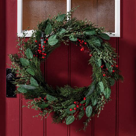 Red Berry Artificial Christmas Wreath By Lights4fun