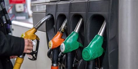 C'est cette qualité de pétrole qui convient pour le bon fonctionnement des poêles à pétrole que ce. Petrole Menager A La Pompe Var / Essence : les prix ne ...