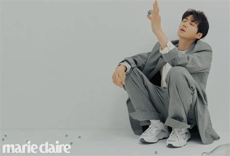 He began his career on stage and appeared in numerous plays before making his screen debut in 2017 with good manager. Kim Seon Ho poses for 'Marie Claire' magazine! | Koogle TV ...