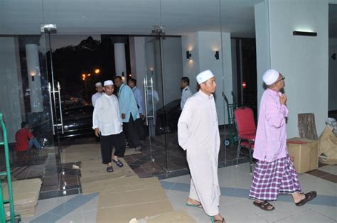 Ketua hakim syarie selangor alamat : Pusat Rawatan Kecil Darussyifa' KLIA: Rawatan Bangunan ...