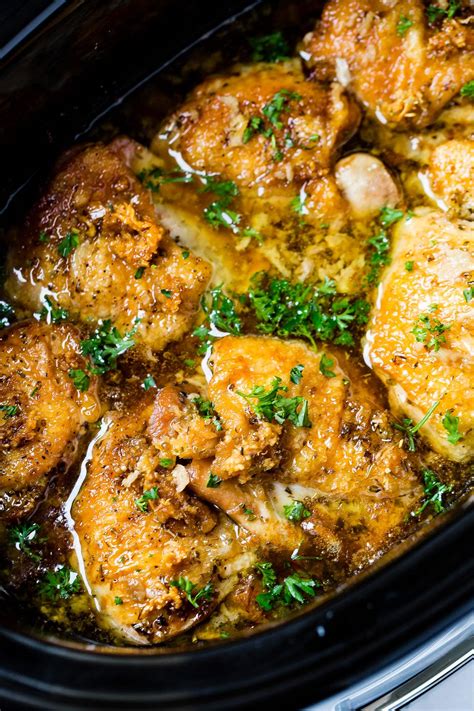 Garlicky slow cooker chicken recipe (super easy!)- oh sweet basil