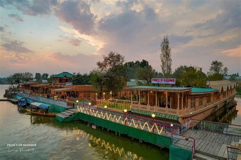 Prince Of Kashmir Luxury Houseboat Srinagar Hotel Reviews Photos
