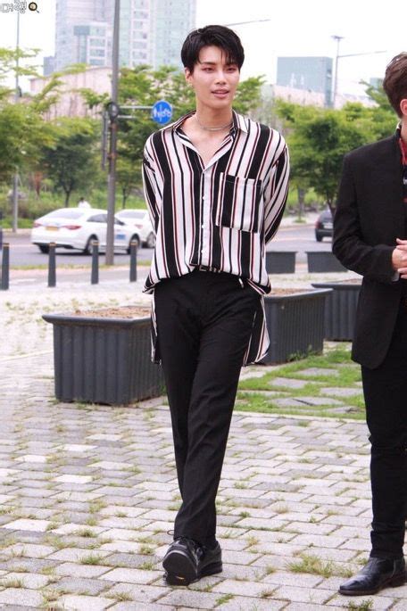 Hotshot Junhyuk Striped Top Fashion Women