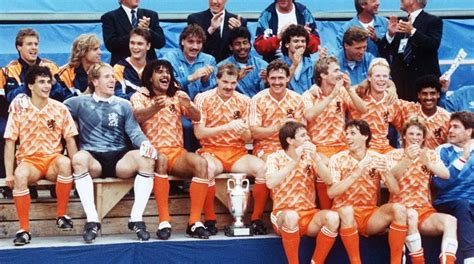Alle wedstrijden van oranje vinden plaats in de johan cruyff arena in amsterdam. Precies 29 jaar geleden werd dit 'goede stel' Europees ...