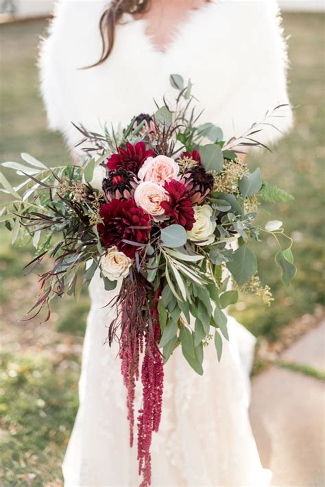 The Best Flowers For A Winter Wedding