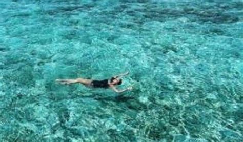 Sonakshi Sinha Shares Gorgeous Pic Of Herself Swimming Says ‘sona Is