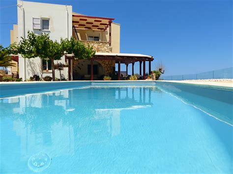 Villa Miramare, Holiday Rental Crete | Mathes Greece | Villa with Pool