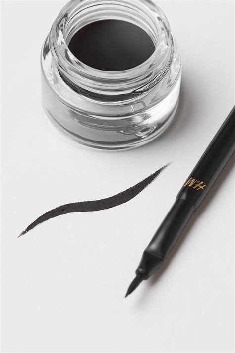Dip an eyeliner brush in eyeshadow that's the same shade as your eyeliner. Pin on Eyeliner Waterline