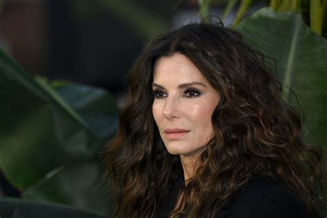 sandra bullock once felt actors falling in love with co stars on film sets was unnatural