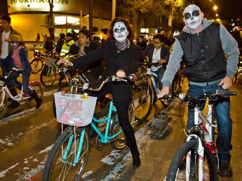 El Paseo Nocturno En Bici Que No Te Puedes Perder Por El Día De Muertos