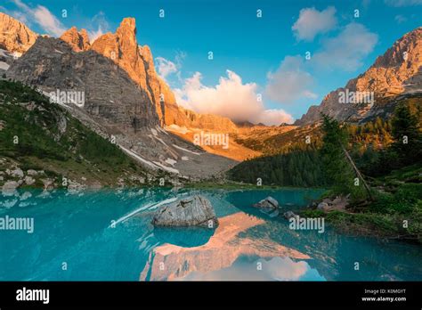 Sorapiss Lake Dolomites Veneto Italy Sunrise In The Sorapiss Group